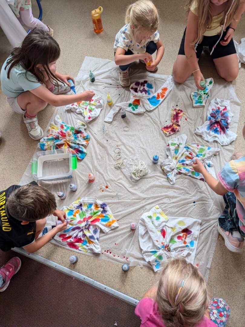 tie dye holiday club
